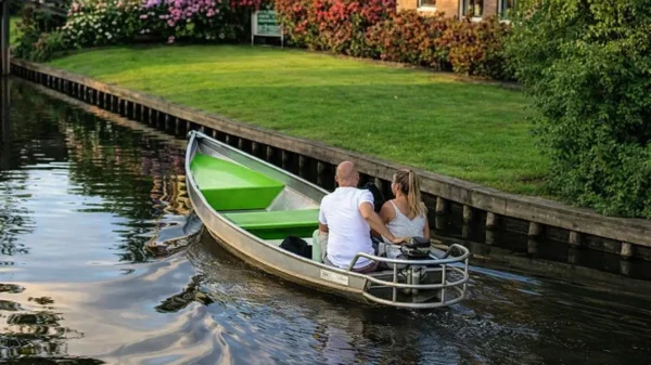 Fluisterbootje huren in Giethoorn Noord